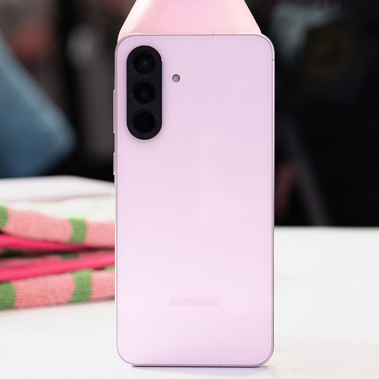 گوشی موبایل سامسونگ مدل Galaxy A56 دو سیم کارت ظرفیت 256 گیگابایت و رم 12 گیگابایت ویتنام